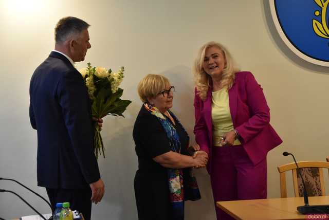 [FOTO] Zmiana wójta po 22 latach! Nowy włodarz i radni gminy Świdnica złożyli ślubowania