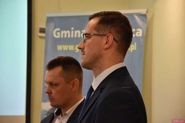 [FOTO] Zmiana wójta po 22 latach! Nowy włodarz i radni gminy Świdnica złożyli ślubowania