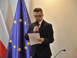 [FOTO] Zmiana wójta po 22 latach! Nowy włodarz i radni gminy Świdnica złożyli ślubowania