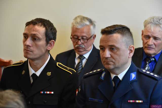 [FOTO] Zmiana wójta po 22 latach! Nowy włodarz i radni gminy Świdnica złożyli ślubowania