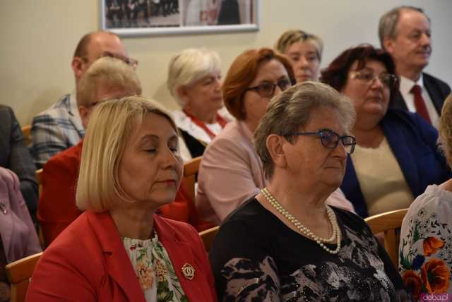 [FOTO] Zmiana wójta po 22 latach! Nowy włodarz i radni gminy Świdnica złożyli ślubowania
