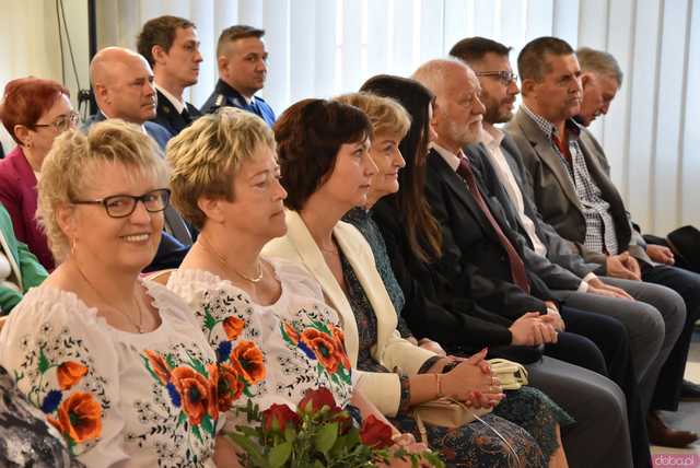 [FOTO] Zmiana wójta po 22 latach! Nowy włodarz i radni gminy Świdnica złożyli ślubowania