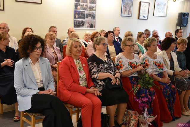 [FOTO] Zmiana wójta po 22 latach! Nowy włodarz i radni gminy Świdnica złożyli ślubowania