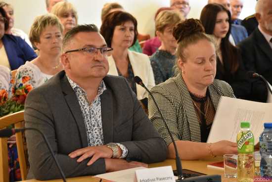 [FOTO] Zmiana wójta po 22 latach! Nowy włodarz i radni gminy Świdnica złożyli ślubowania