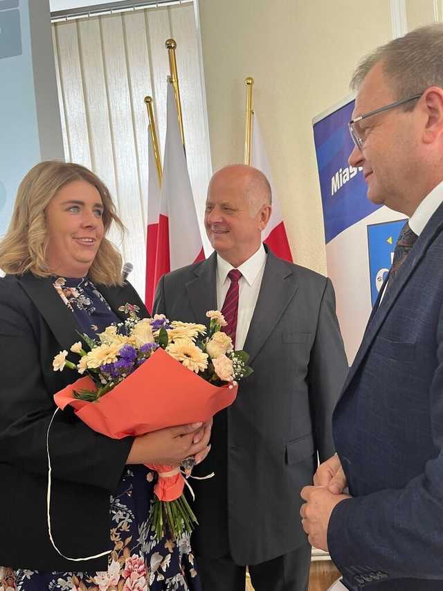 [FOTO] Nowi radni i burmistrz Świebodzic złożyli ślubowania na nową kadencję