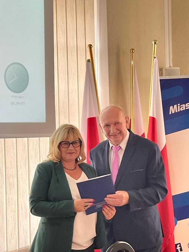 [FOTO] Nowi radni i burmistrz Świebodzic złożyli ślubowania na nową kadencję
