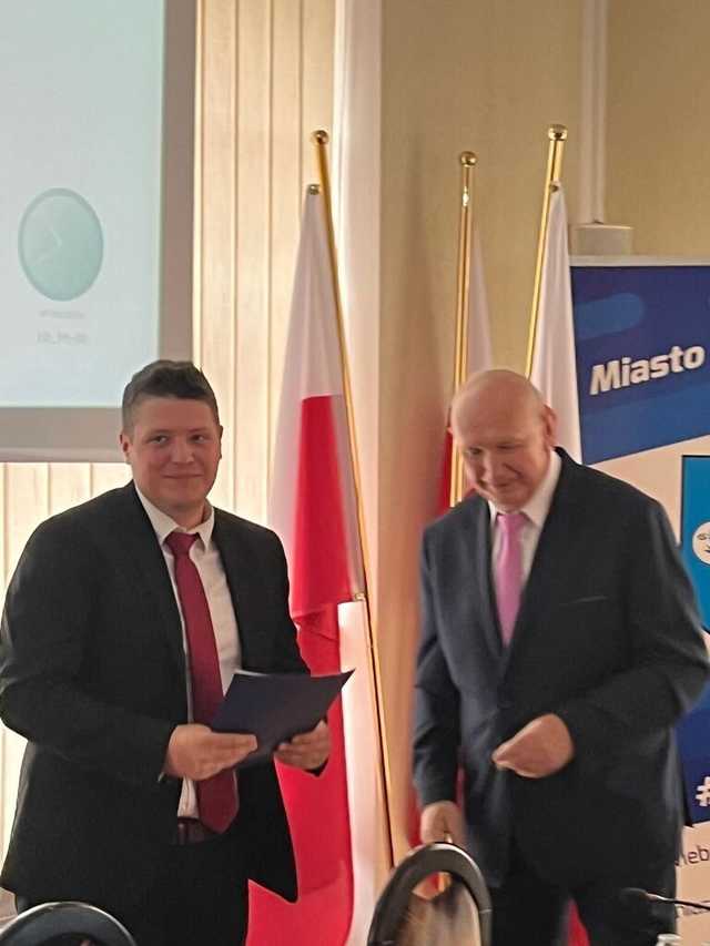 [FOTO] Nowi radni i burmistrz Świebodzic złożyli ślubowania na nową kadencję