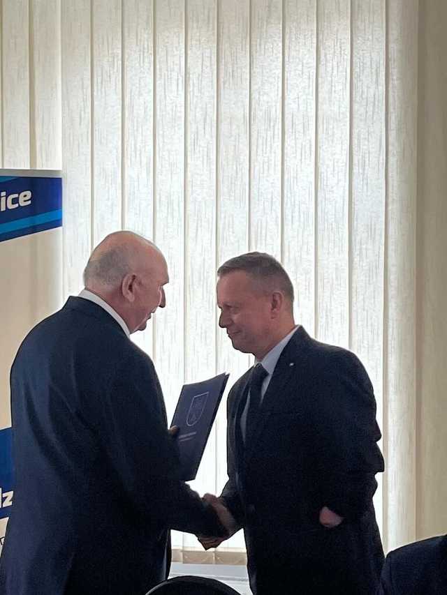 [FOTO] Nowi radni i burmistrz Świebodzic złożyli ślubowania na nową kadencję