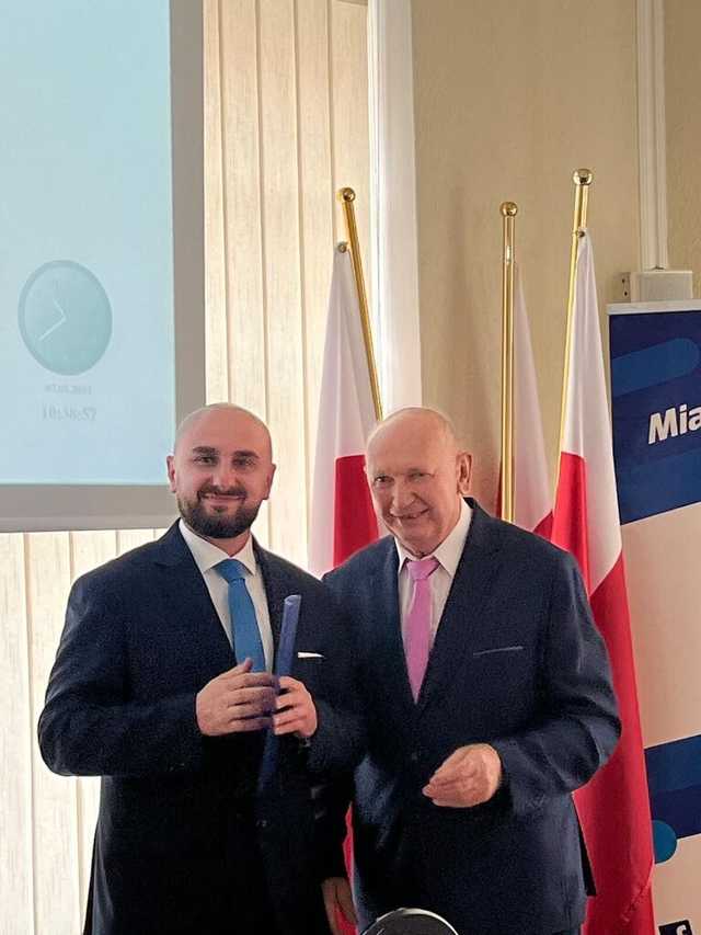 [FOTO] Nowi radni i burmistrz Świebodzic złożyli ślubowania na nową kadencję