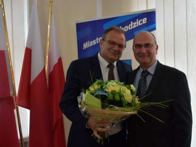 [FOTO] Nowi radni i burmistrz Świebodzic złożyli ślubowania na nową kadencję