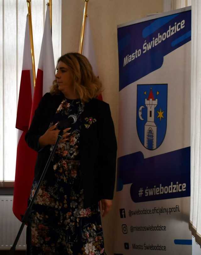 [FOTO] Nowi radni i burmistrz Świebodzic złożyli ślubowania na nową kadencję