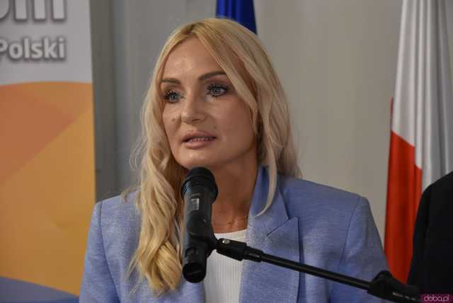 [FOTO] Oficjalna zmiana władzy w Strzegomiu. Nowy burmistrz i radni złożyli ślubowania, wybrano przewodniczącego Rady Miejskiej
