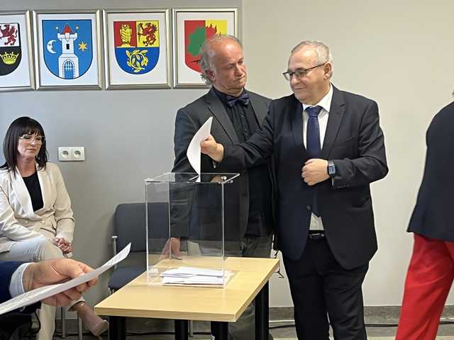 [FOTO] Wybór starosty i przewodniczącego rady powiatu oraz ślubowania radnych na inauguracyjnej sesji rady powiatu