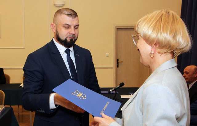 [FOTO] Ślubowania radnych i wójta w Dobromierzu. Uroczysta sesja rozpoczęła nową kadencję