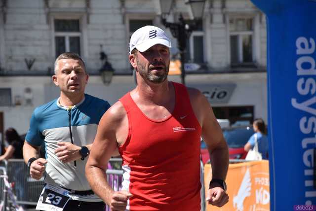 [WIDEO/FOTO/WYNIKI] Biegowe święto w Świebodzicach. Zawodnicy rywalizowali w kolejnej edycji Piątki&Dychy