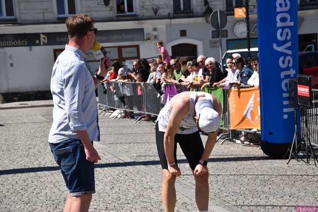 [WIDEO/FOTO/WYNIKI] Biegowe święto w Świebodzicach. Zawodnicy rywalizowali w kolejnej edycji Piątki&Dychy