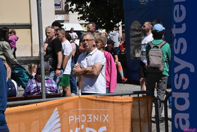 [WIDEO/FOTO/WYNIKI] Biegowe święto w Świebodzicach. Zawodnicy rywalizowali w kolejnej edycji Piątki&Dychy