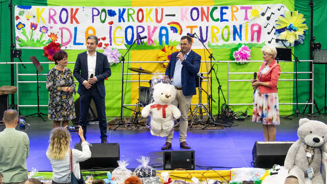 [FOTO] Mieszkańcy tłumnie wsparli rehabilitację Igorka