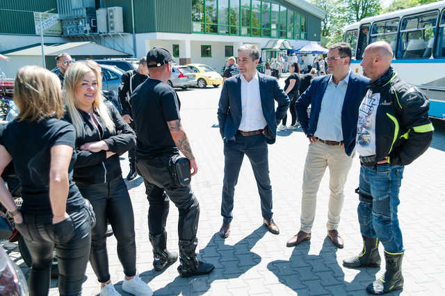[FOTO] Mieszkańcy tłumnie wsparli rehabilitację Igorka