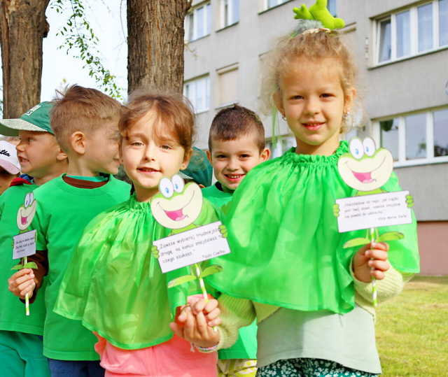 [FOTO] Żarowskie przedszkolaki świętowały z optymistycznym akcentem
