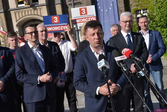 [WIDEO/FOTO] Wałbrzych był zapomniany przez Boga i ludzi. Mateusz Morawiecki poparł kandydaturę Michała Dworczyka do Parlamentu Europejskiego