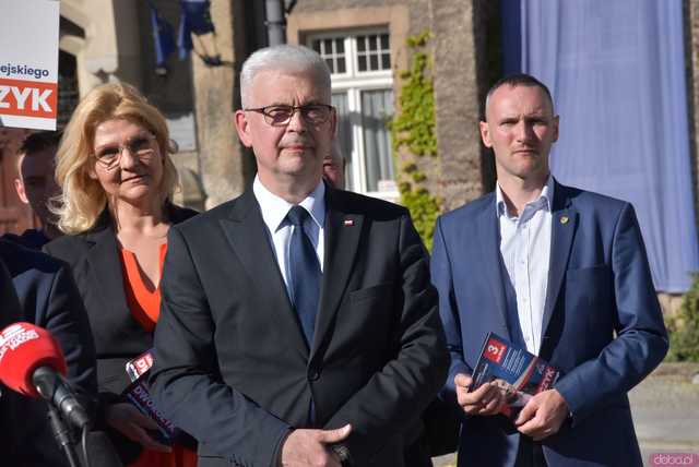 [WIDEO/FOTO] Wałbrzych był zapomniany przez Boga i ludzi. Mateusz Morawiecki poparł kandydaturę Michała Dworczyka do Parlamentu Europejskiego