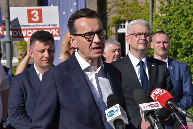 [WIDEO/FOTO] Wałbrzych był zapomniany przez Boga i ludzi. Mateusz Morawiecki poparł kandydaturę Michała Dworczyka do Parlamentu Europejskiego