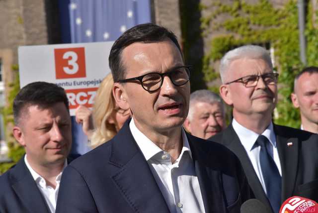[WIDEO/FOTO] Wałbrzych był zapomniany przez Boga i ludzi. Mateusz Morawiecki poparł kandydaturę Michała Dworczyka do Parlamentu Europejskiego