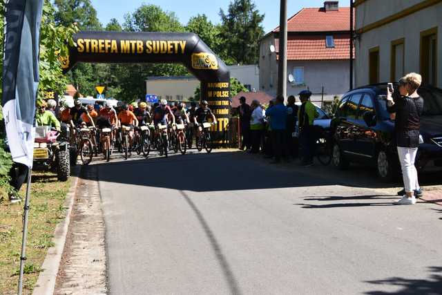 [FOTO] Święto pasjonatów kolarstwa górskiego. Rywalizowali na trasię między Bystrzycą Górną a Walimiem