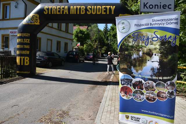 [FOTO] Święto pasjonatów kolarstwa górskiego. Rywalizowali na trasię między Bystrzycą Górną a Walimiem