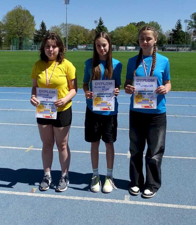 [FOTO] Dzieci z klas 5 i 6 rywalizowali w igrzyskach lekkoatletycznych