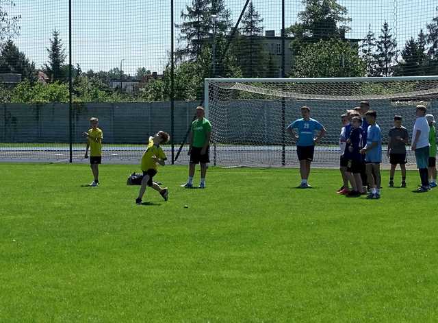 [FOTO] Dzieci z klas 5 i 6 rywalizowali w igrzyskach lekkoatletycznych