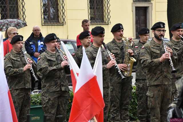 [WIDEO/FOTO] Uroczysty pochód rozpoczął uroczystości upamiętniające Rotmistrza Pileckiego