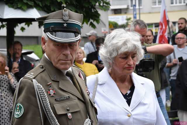[WIDEO/FOTO] Uroczysty pochód rozpoczął uroczystości upamiętniające Rotmistrza Pileckiego