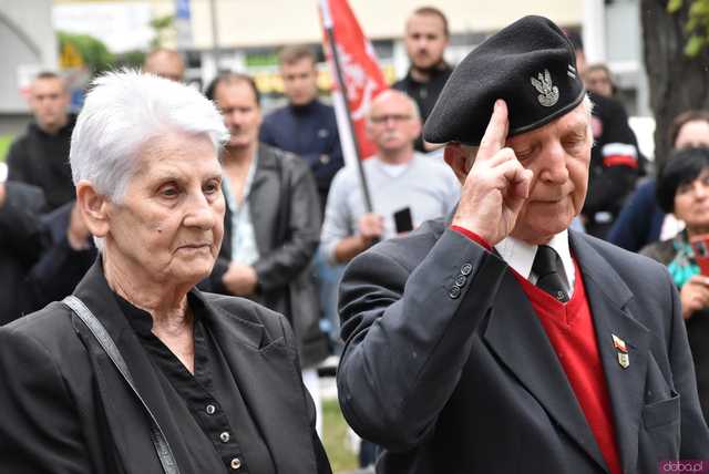 [WIDEO/FOTO] Uroczysty pochód rozpoczął uroczystości upamiętniające Rotmistrza Pileckiego