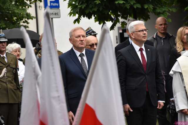[WIDEO/FOTO] Uroczysty pochód rozpoczął uroczystości upamiętniające Rotmistrza Pileckiego