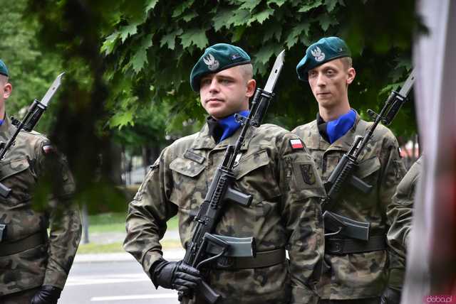 [WIDEO/FOTO] Uroczysty pochód rozpoczął uroczystości upamiętniające Rotmistrza Pileckiego