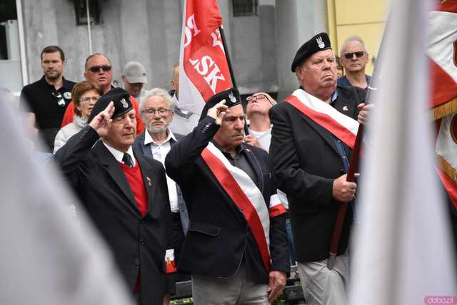 [WIDEO/FOTO] Uroczysty pochód rozpoczął uroczystości upamiętniające Rotmistrza Pileckiego