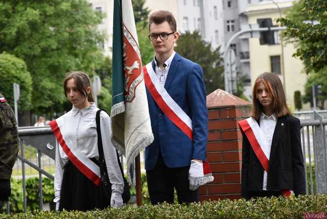 [WIDEO/FOTO] Uroczysty pochód rozpoczął uroczystości upamiętniające Rotmistrza Pileckiego