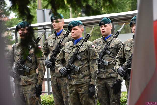 [WIDEO/FOTO] Uroczysty pochód rozpoczął uroczystości upamiętniające Rotmistrza Pileckiego