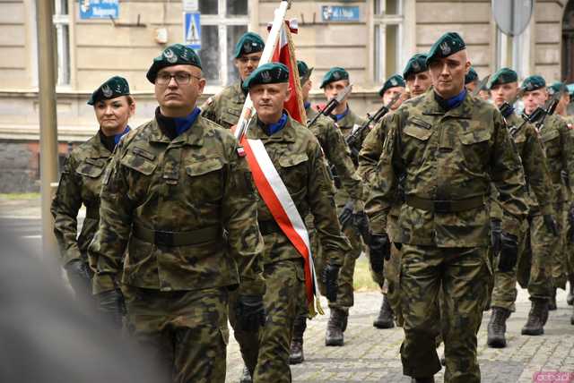 [WIDEO/FOTO] Uroczysty pochód rozpoczął uroczystości upamiętniające Rotmistrza Pileckiego