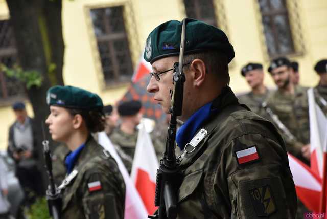 [WIDEO/FOTO] Uroczysty pochód rozpoczął uroczystości upamiętniające Rotmistrza Pileckiego