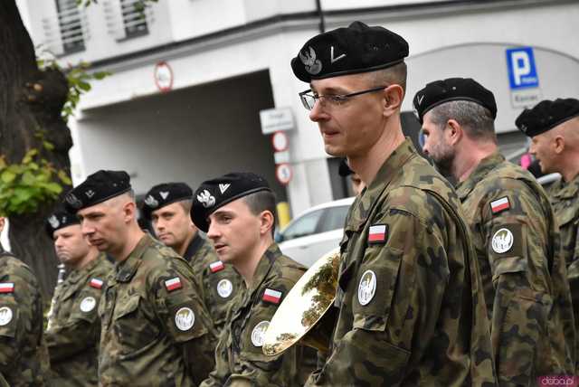 [WIDEO/FOTO] Uroczysty pochód rozpoczął uroczystości upamiętniające Rotmistrza Pileckiego