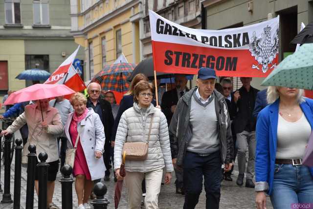 [WIDEO/FOTO] Uroczysty pochód rozpoczął uroczystości upamiętniające Rotmistrza Pileckiego