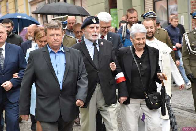 [WIDEO/FOTO] Uroczysty pochód rozpoczął uroczystości upamiętniające Rotmistrza Pileckiego