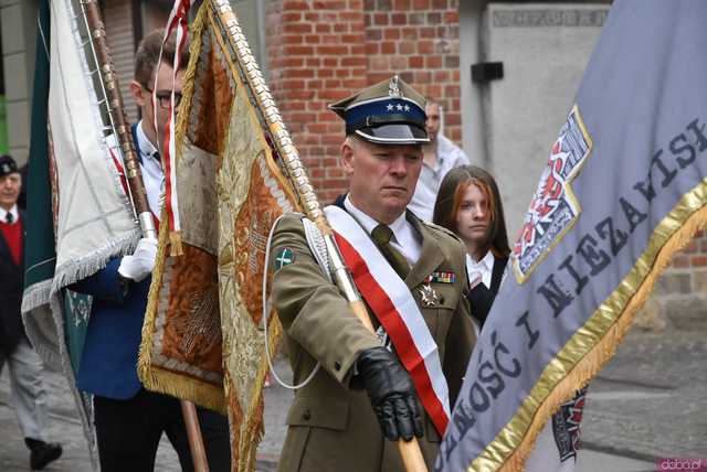 [WIDEO/FOTO] Uroczysty pochód rozpoczął uroczystości upamiętniające Rotmistrza Pileckiego