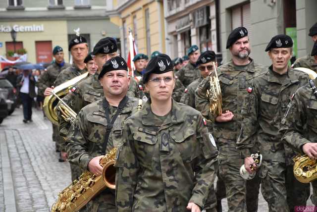 [WIDEO/FOTO] Uroczysty pochód rozpoczął uroczystości upamiętniające Rotmistrza Pileckiego