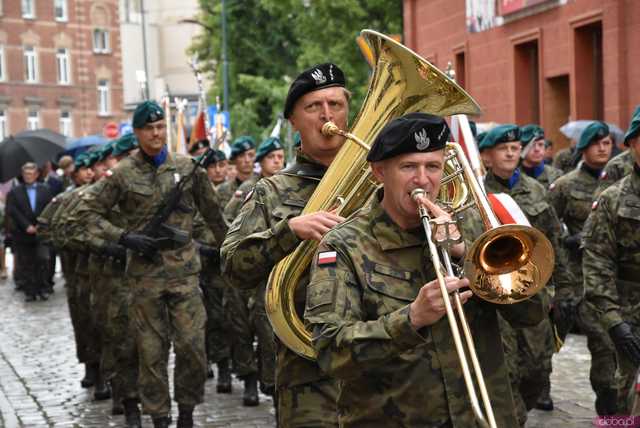 [WIDEO/FOTO] Uroczysty pochód rozpoczął uroczystości upamiętniające Rotmistrza Pileckiego
