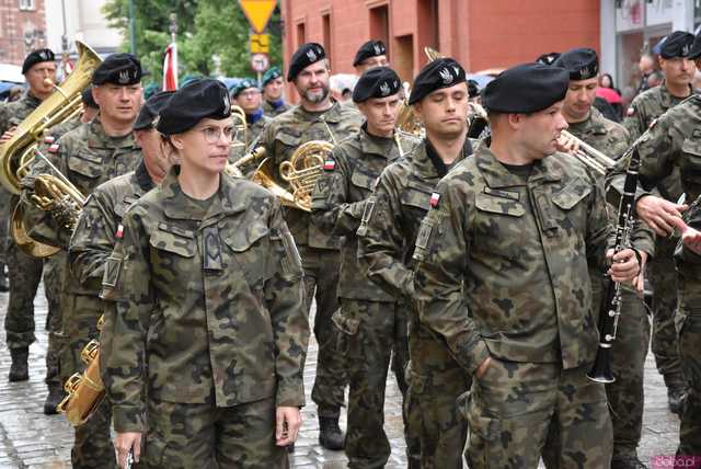 [WIDEO/FOTO] Uroczysty pochód rozpoczął uroczystości upamiętniające Rotmistrza Pileckiego