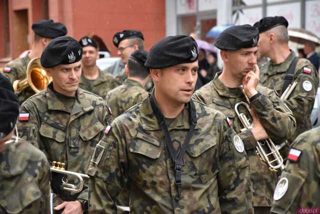 [WIDEO/FOTO] Uroczysty pochód rozpoczął uroczystości upamiętniające Rotmistrza Pileckiego